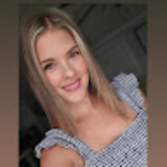 haileyleger1208